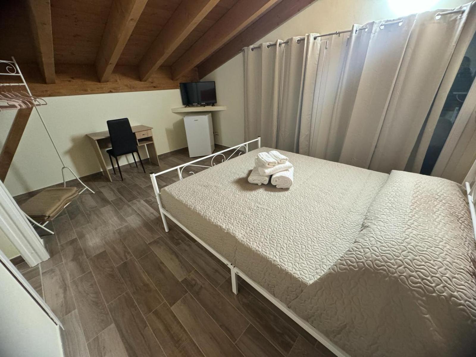 Park 20 Guest House Azzate Ngoại thất bức ảnh